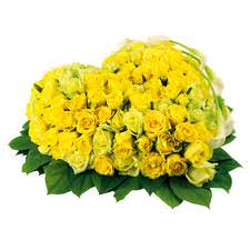 Композиция в форме сердца и желтых роз с доставкой в по Невьянску